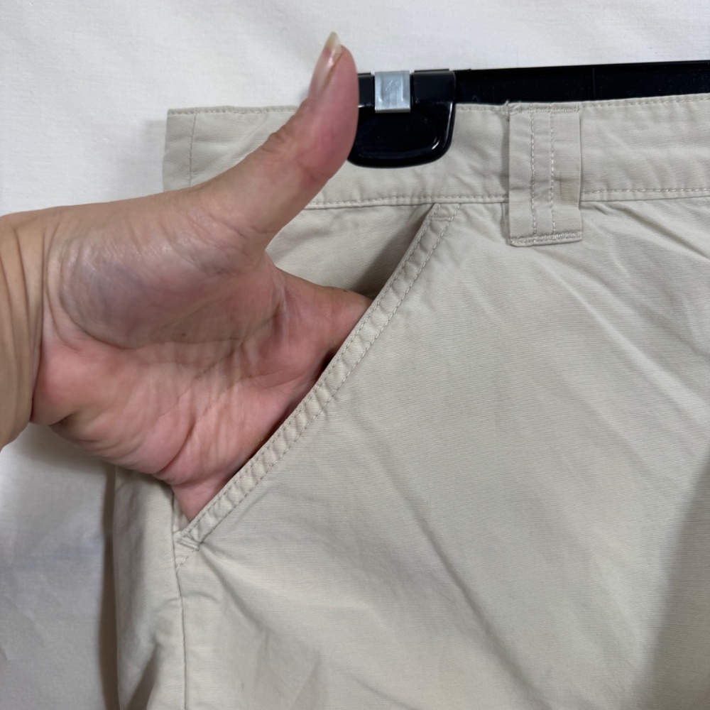 Woolrich Shorts Womens Size 14 Beige Cargo Hiking Walking Casual - Picture 7 of 9